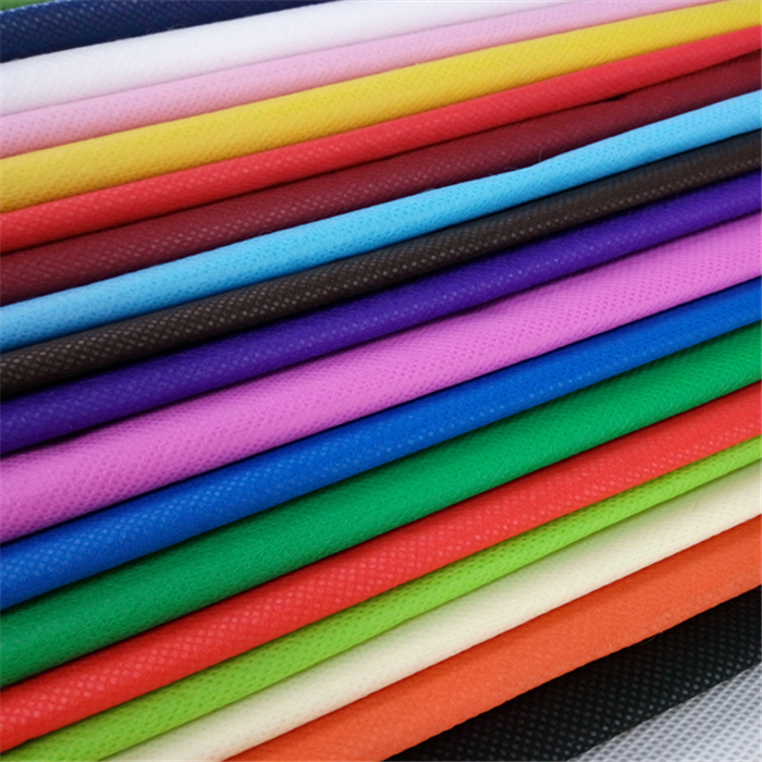 中国 10-200gsm 彩色 100%Pp 纺粘无纺布卷价格制造商