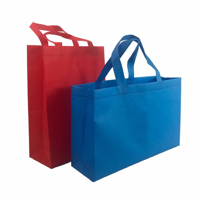 流行的无纺布彩色购物袋使用 100 pp 纺粘无纺布